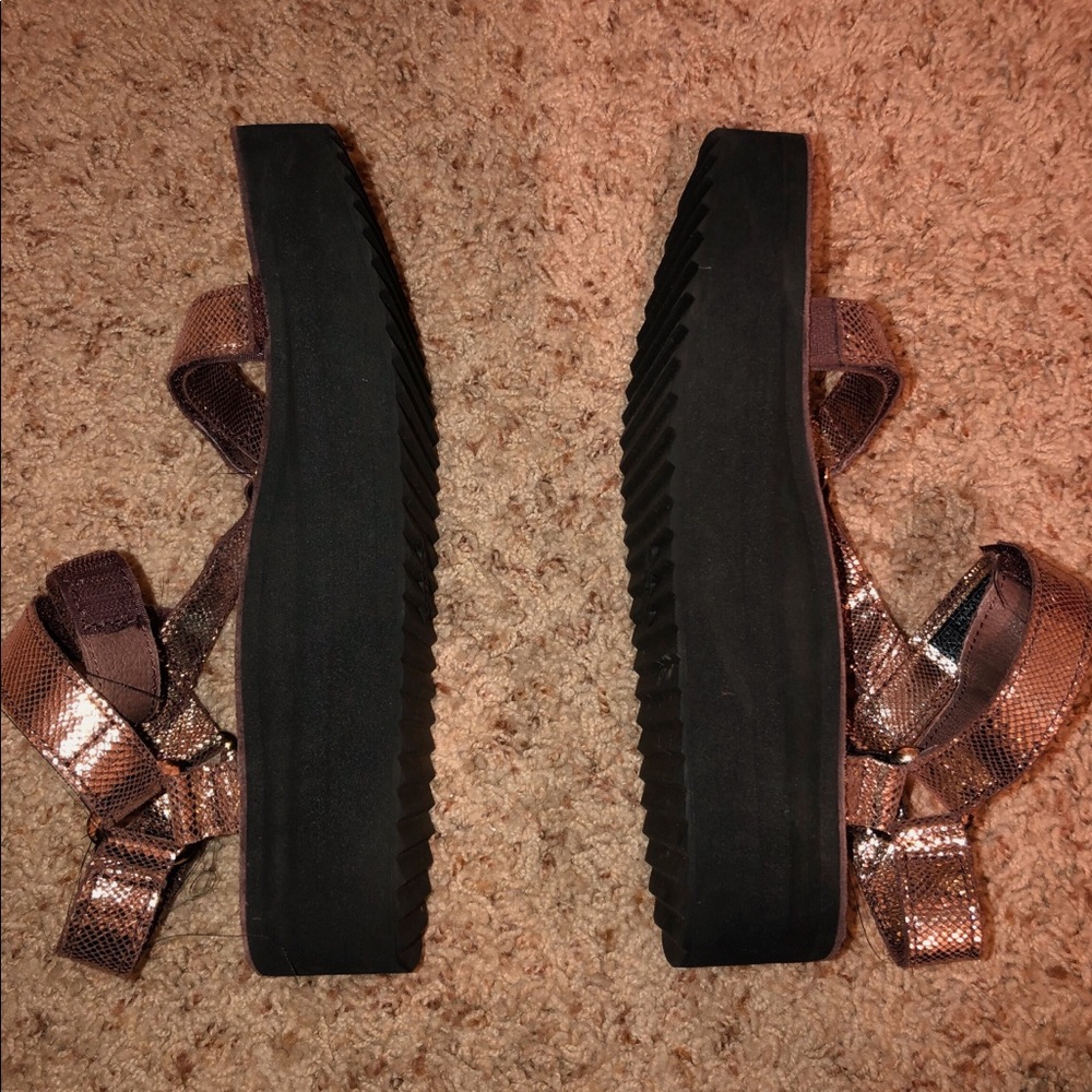 Platform TEVA sandals